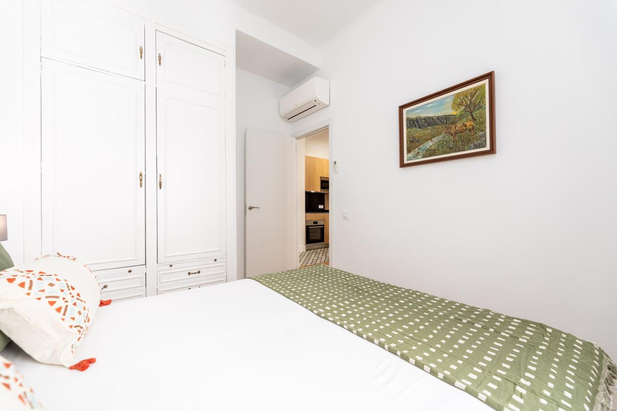 Montaber Apartments - La Paz Market มาดริด ภายนอก รูปภาพ