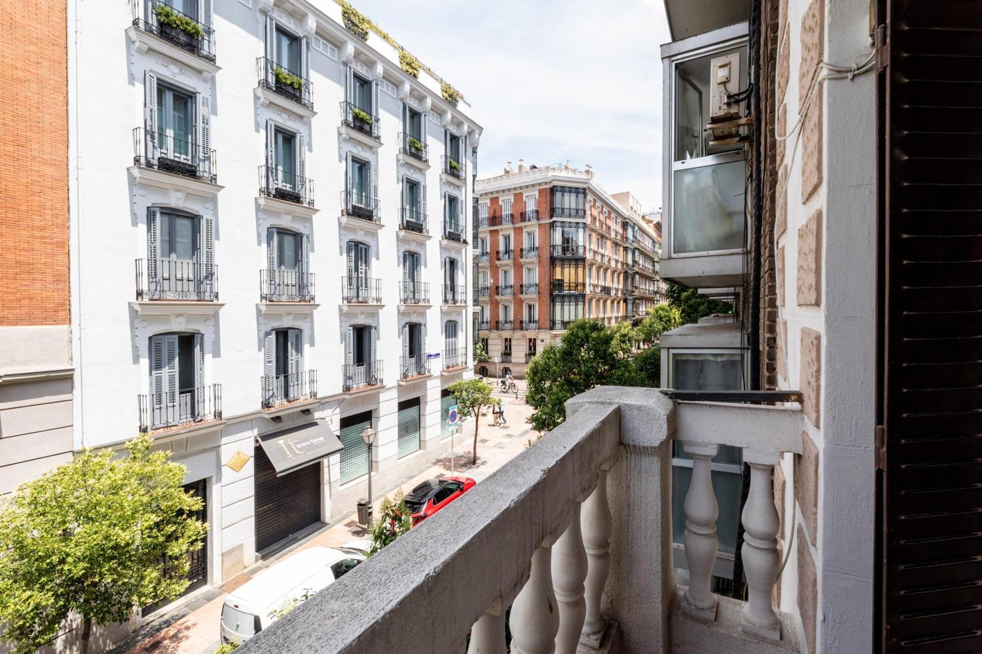 Montaber Apartments - La Paz Market มาดริด ภายนอก รูปภาพ