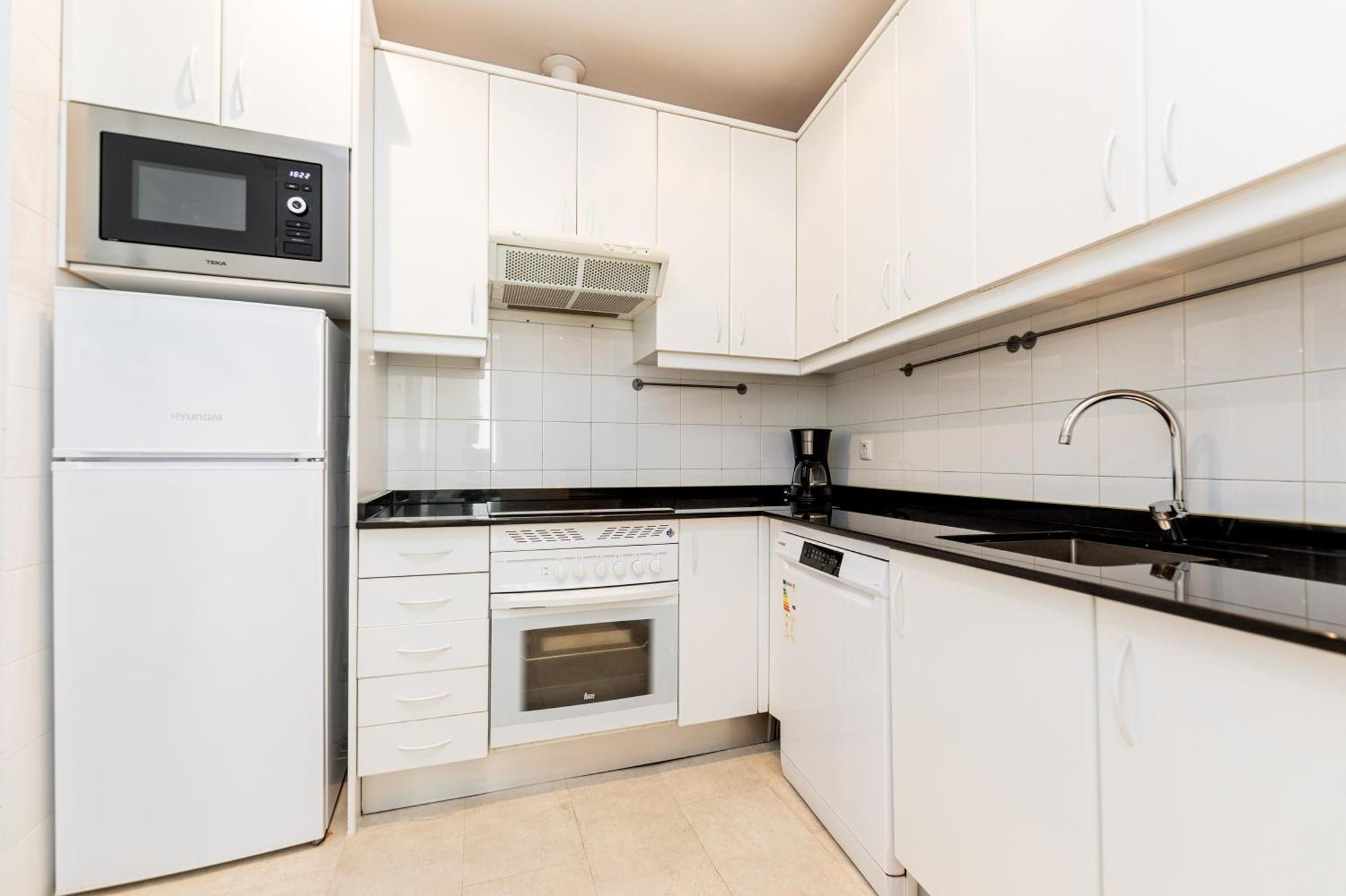 Montaber Apartments - La Paz Market มาดริด ภายนอก รูปภาพ
