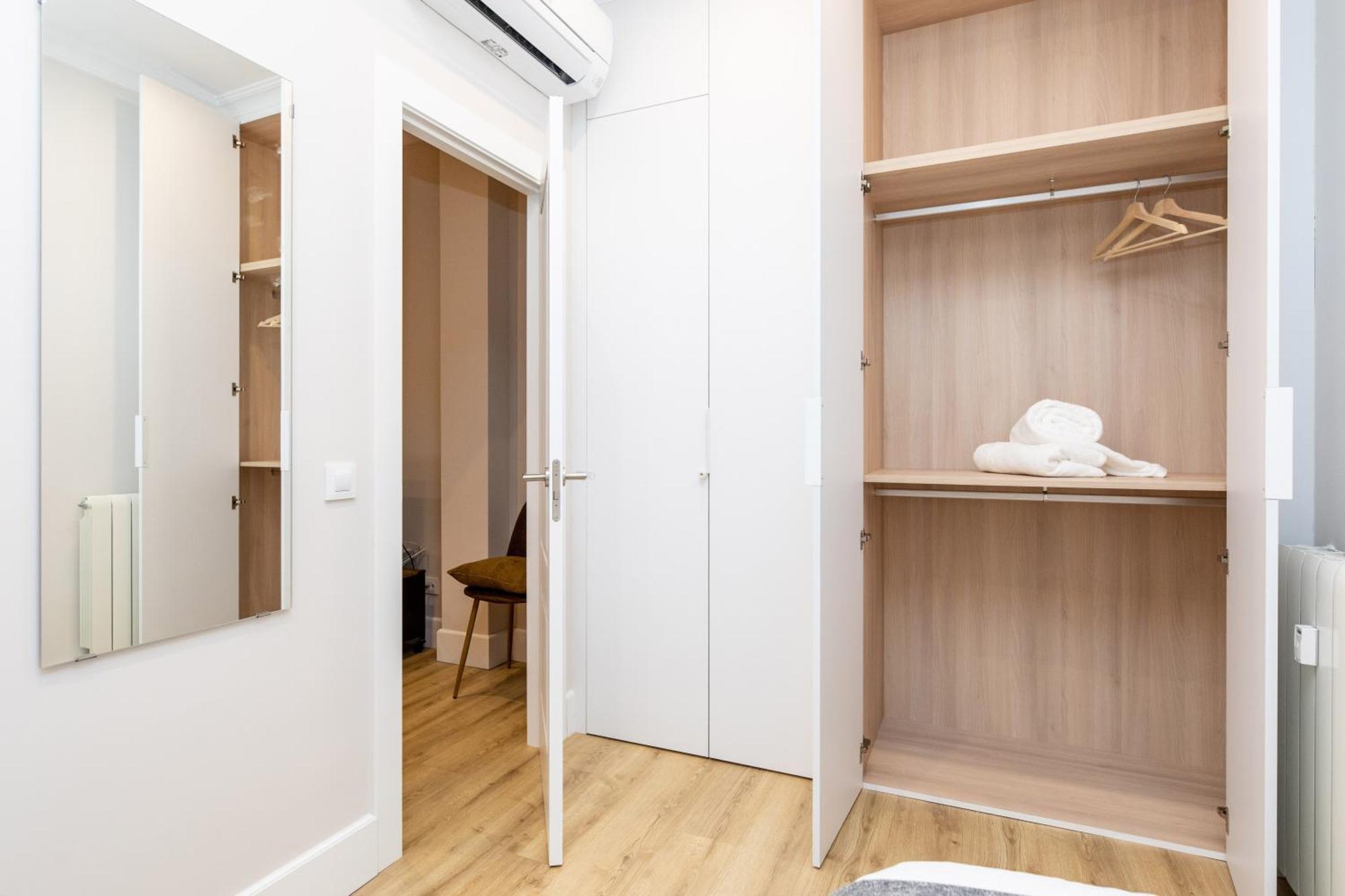 Montaber Apartments - La Paz Market มาดริด ภายนอก รูปภาพ